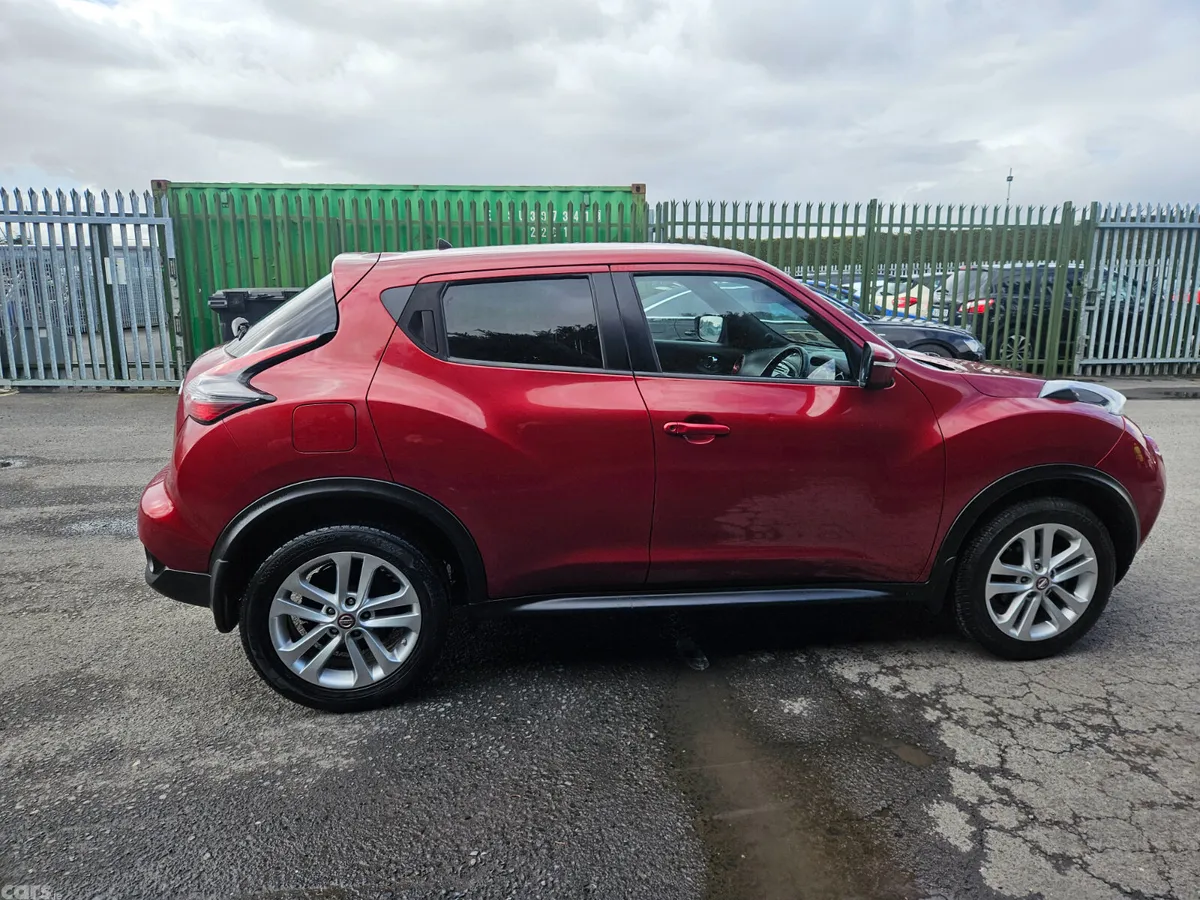 Nissan Juke SUV, Petrol, 2014, Red