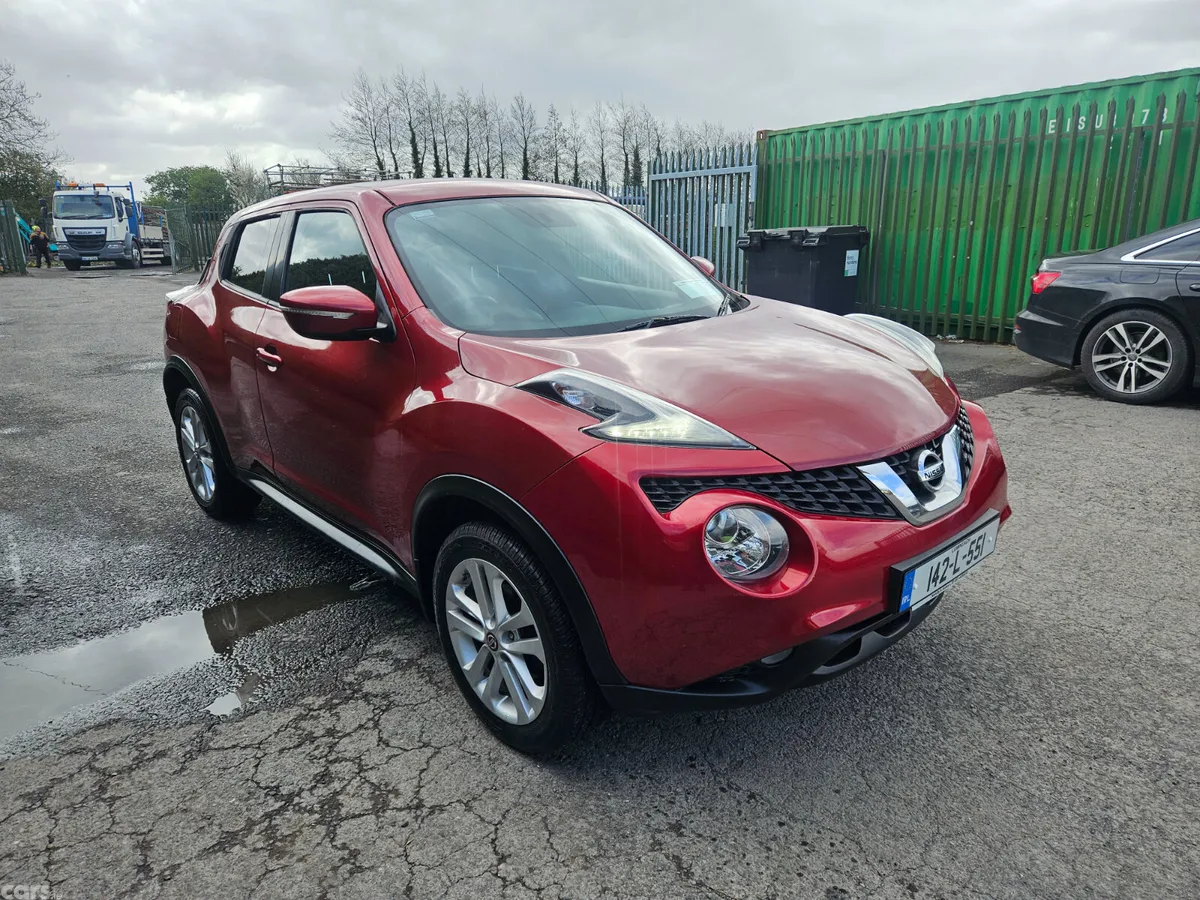 Nissan Juke SUV, Petrol, 2014, Red