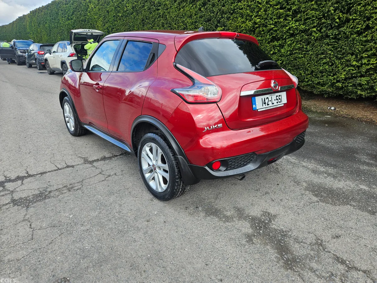Nissan Juke SUV, Petrol, 2014, Red
