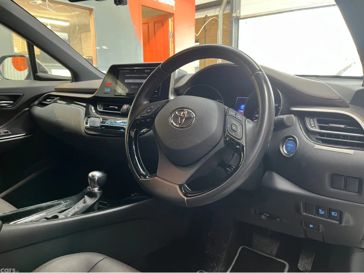 Toyota C-HR SUV, Petrol, 2018, Silver