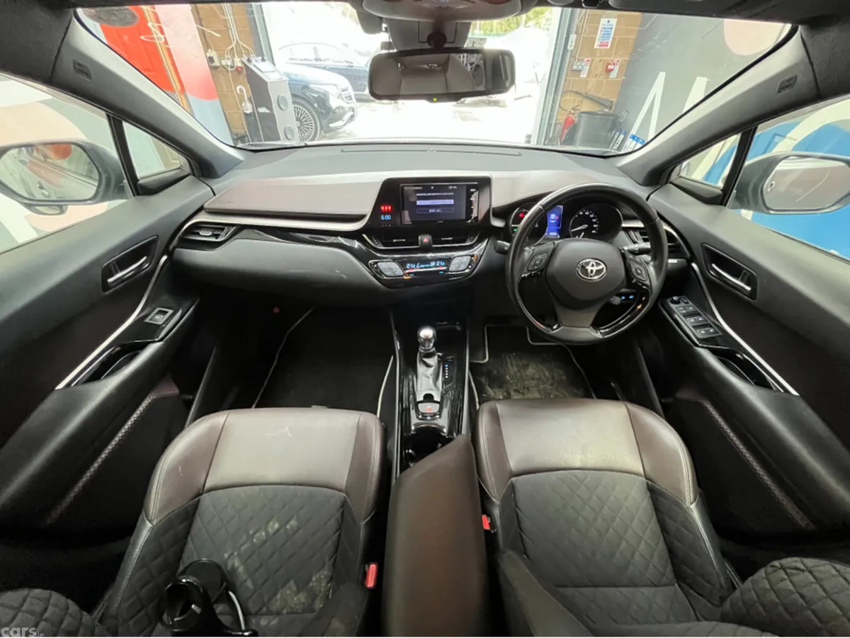 Toyota C-HR SUV, Petrol, 2018, Silver