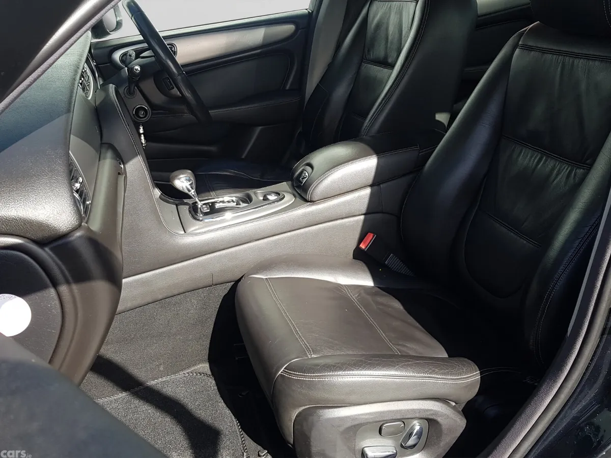 Jaguar XJ Saloon, Diesel, 2008, Black