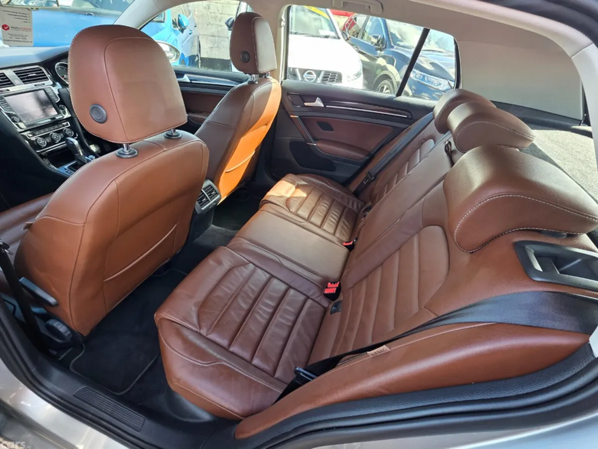 Volkswagen Golf Hatchback, Petrol, 2016, Silver