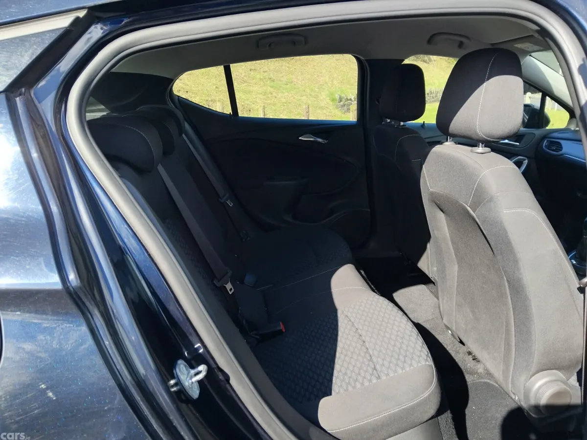 Opel Astra Hatchback, Petrol, 2019, Blue