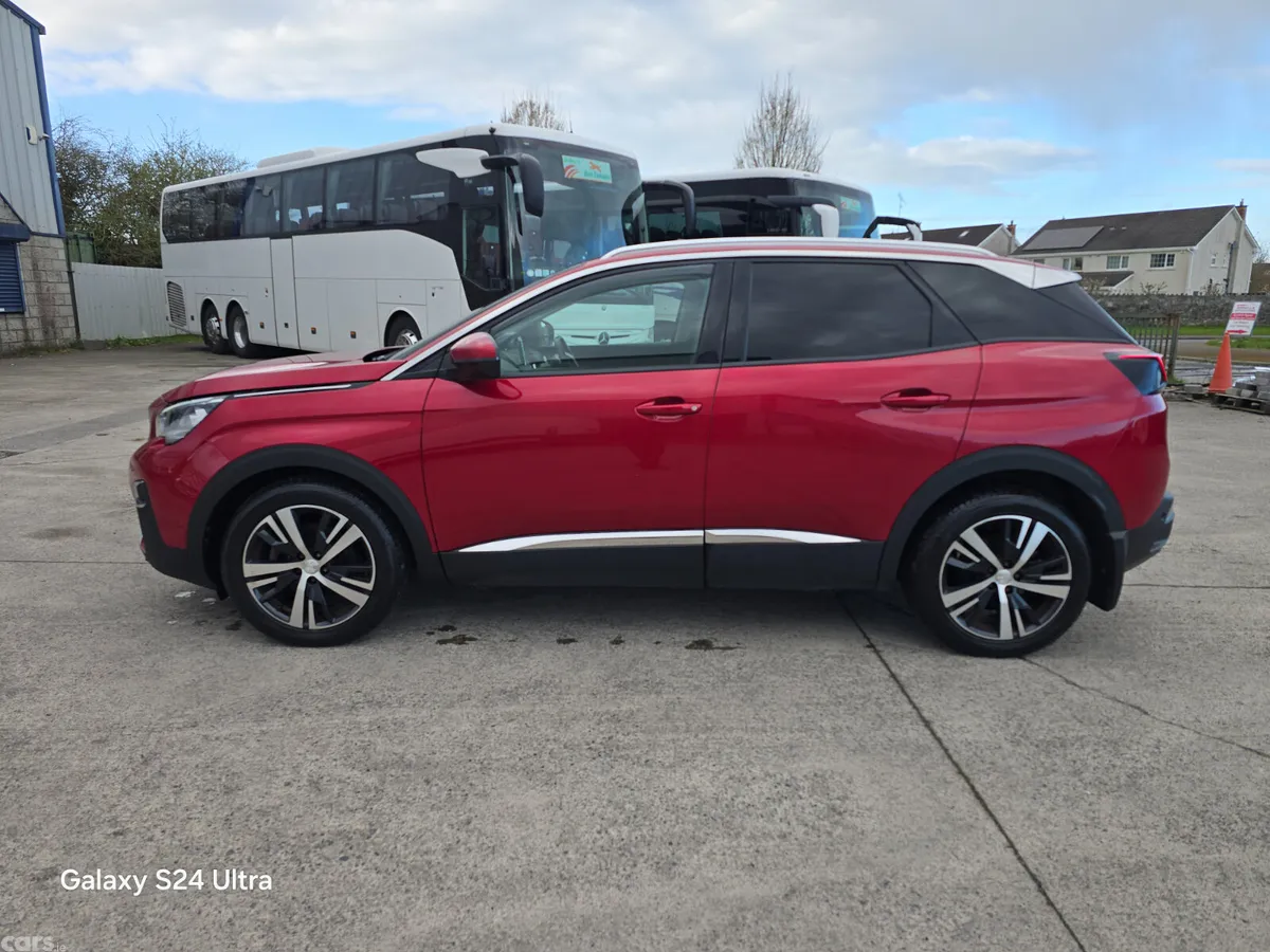 Peugeot 3008 MPV, Diesel, 2019, Red