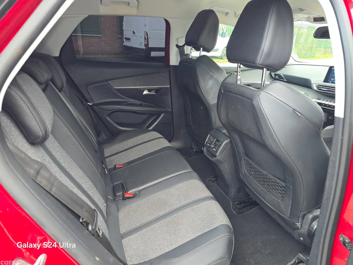 Peugeot 3008 MPV, Diesel, 2019, Red
