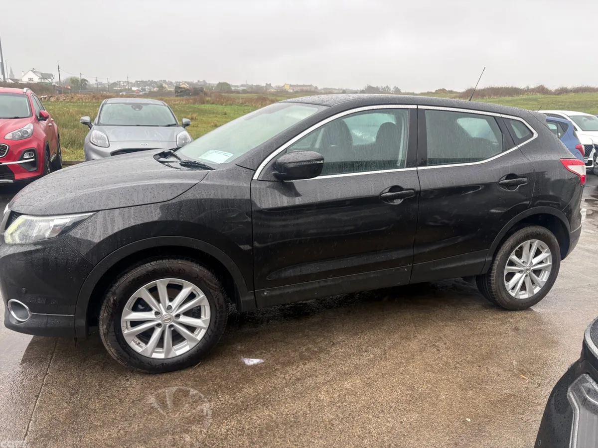Nissan Qashqai Hatchback, Diesel, 2015, Black
