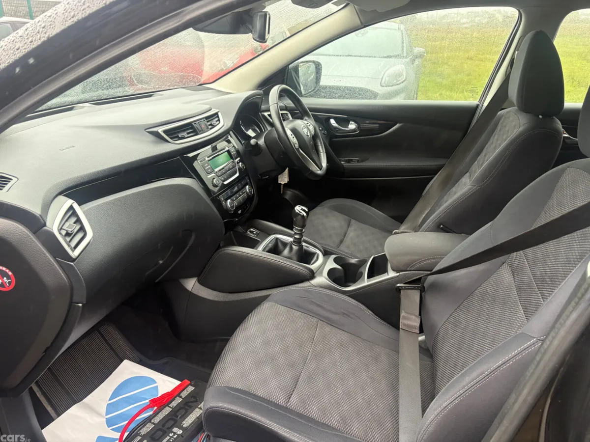 Nissan Qashqai Hatchback, Diesel, 2015, Black