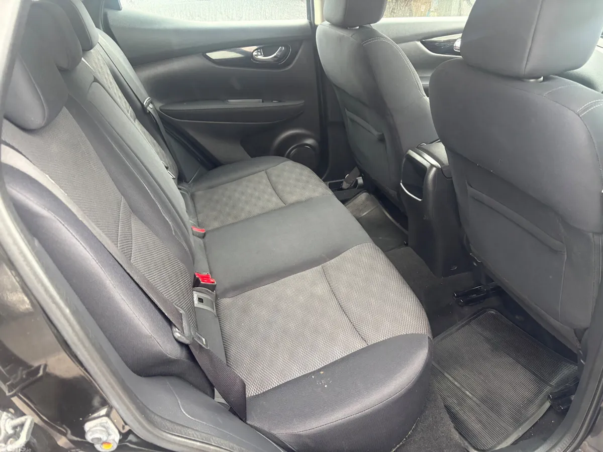Nissan Qashqai Hatchback, Diesel, 2015, Black