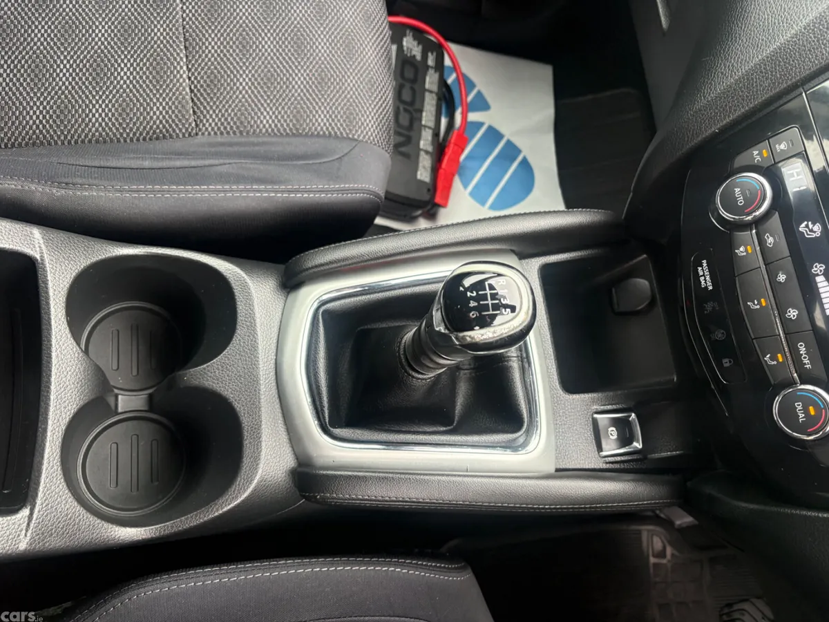 Nissan Qashqai Hatchback, Diesel, 2015, Black