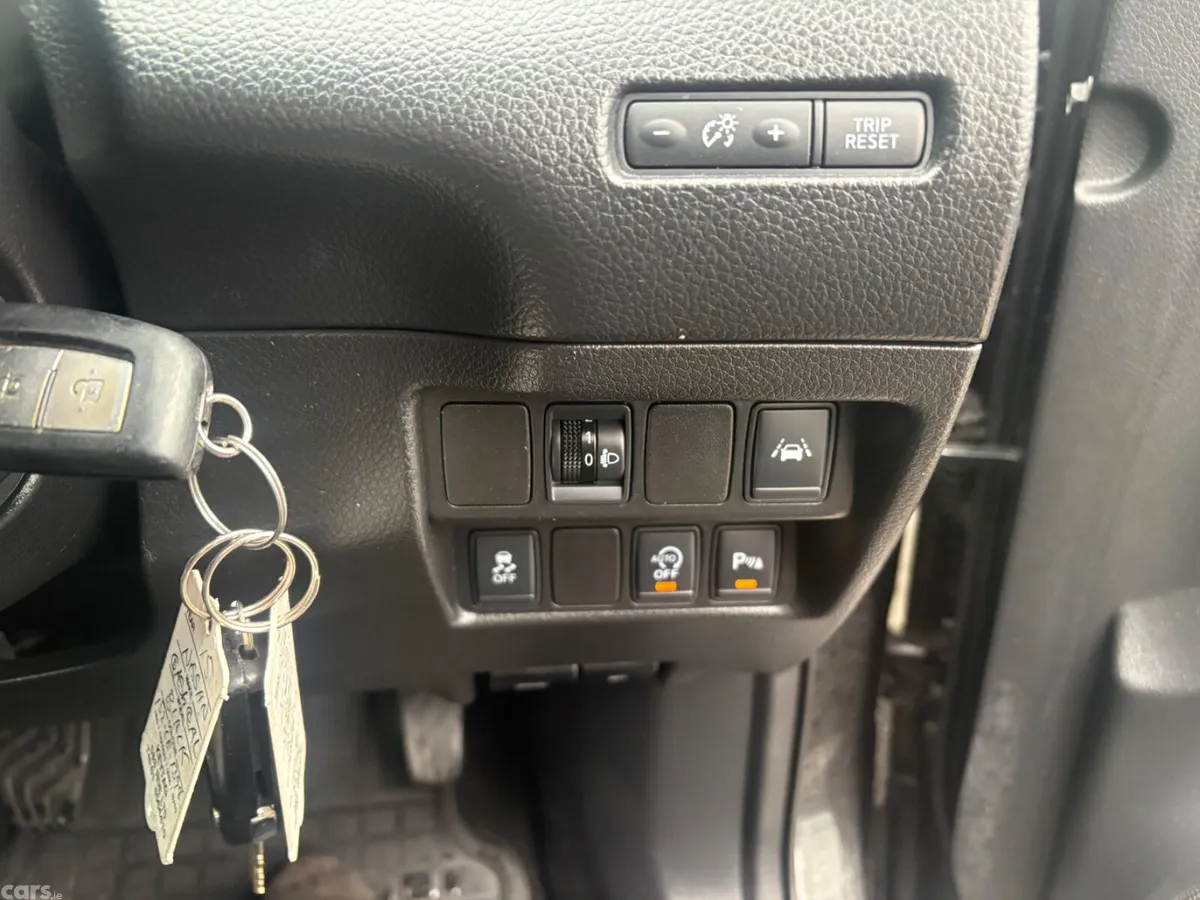 Nissan Qashqai Hatchback, Diesel, 2015, Black