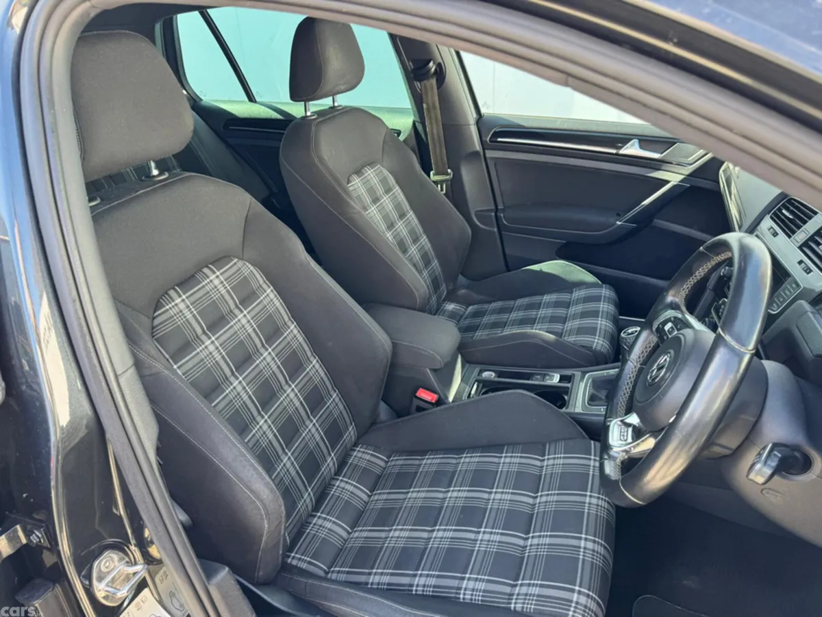 Volkswagen Golf Hatchback, Diesel, 2016, Grey