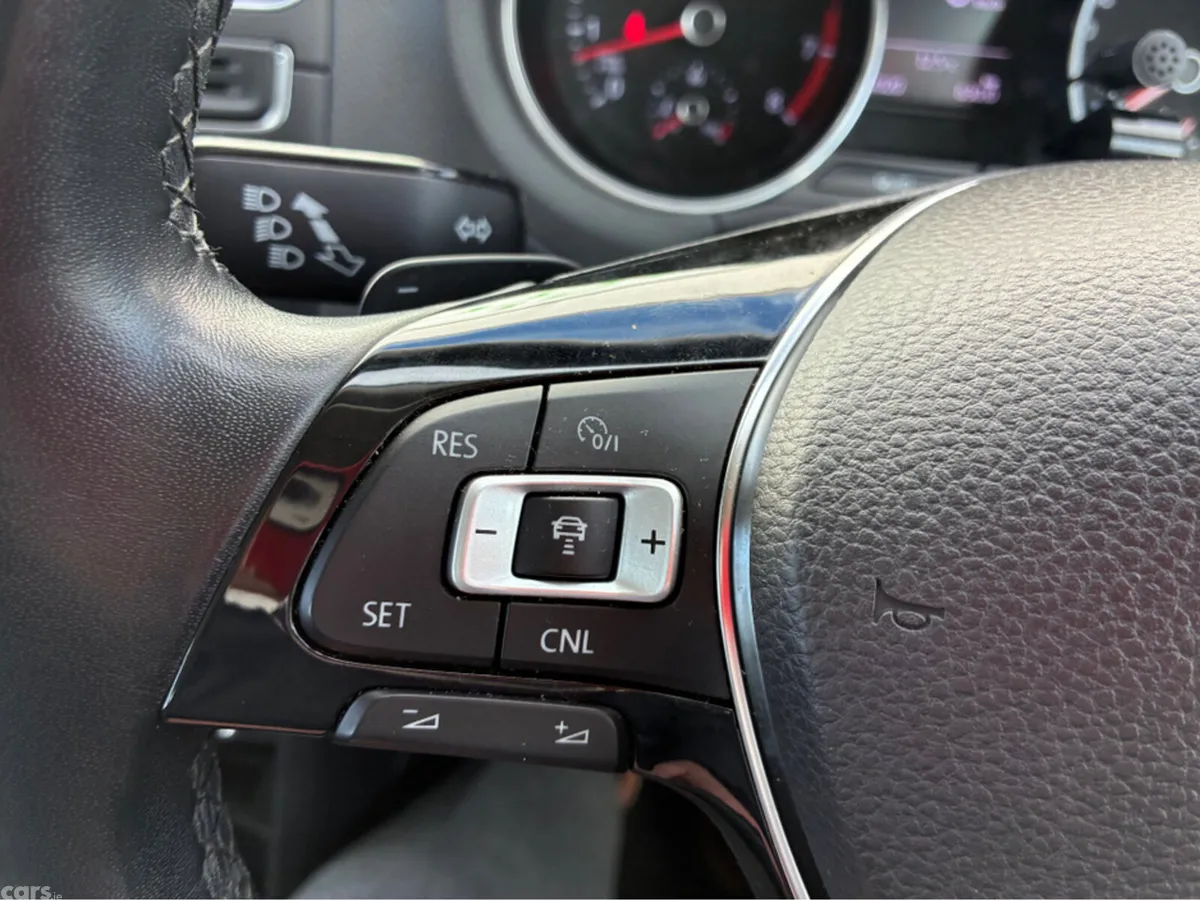 Volkswagen Polo Hatchback, Petrol, 2016, Red