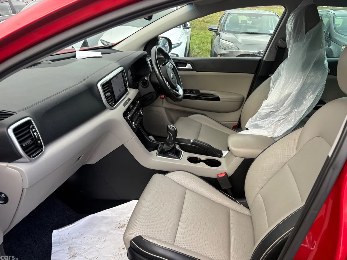 Kia Sportage SUV, Diesel Hybrid, 2021, Red