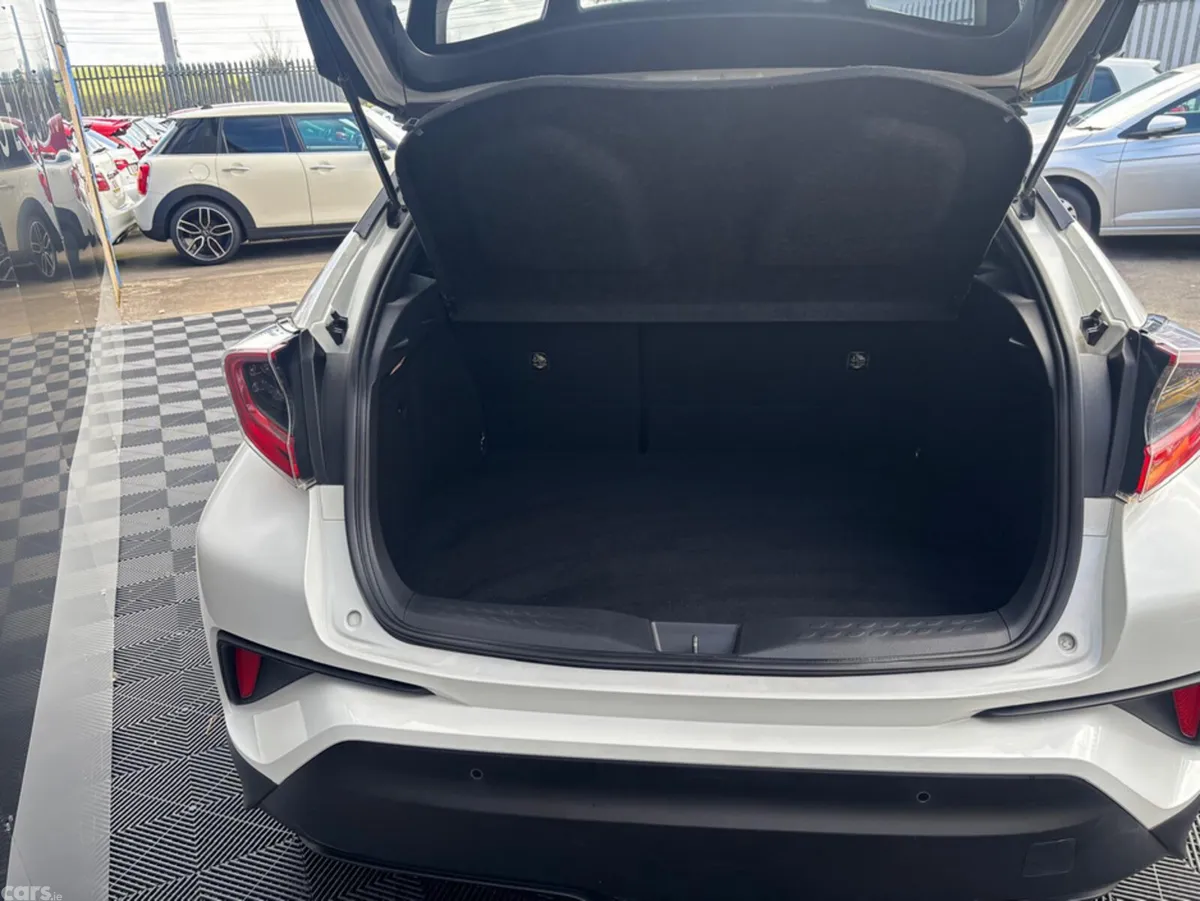 Toyota C-HR Hatchback, Petrol, 2017, White
