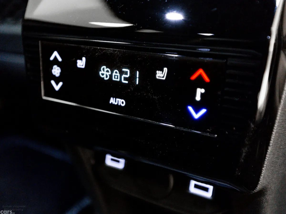Peugeot 5008 SUV, Electric, 2026, White