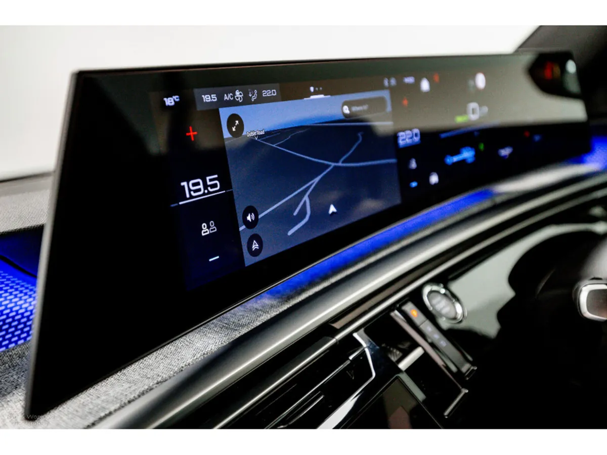 Peugeot 5008 SUV, Electric, 2026, White