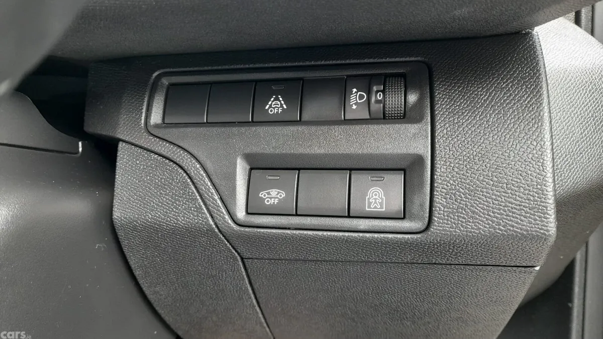 Peugeot 3008 MPV, Diesel, 2023, Grey