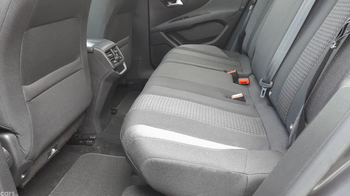 Peugeot 3008 MPV, Diesel, 2023, Grey