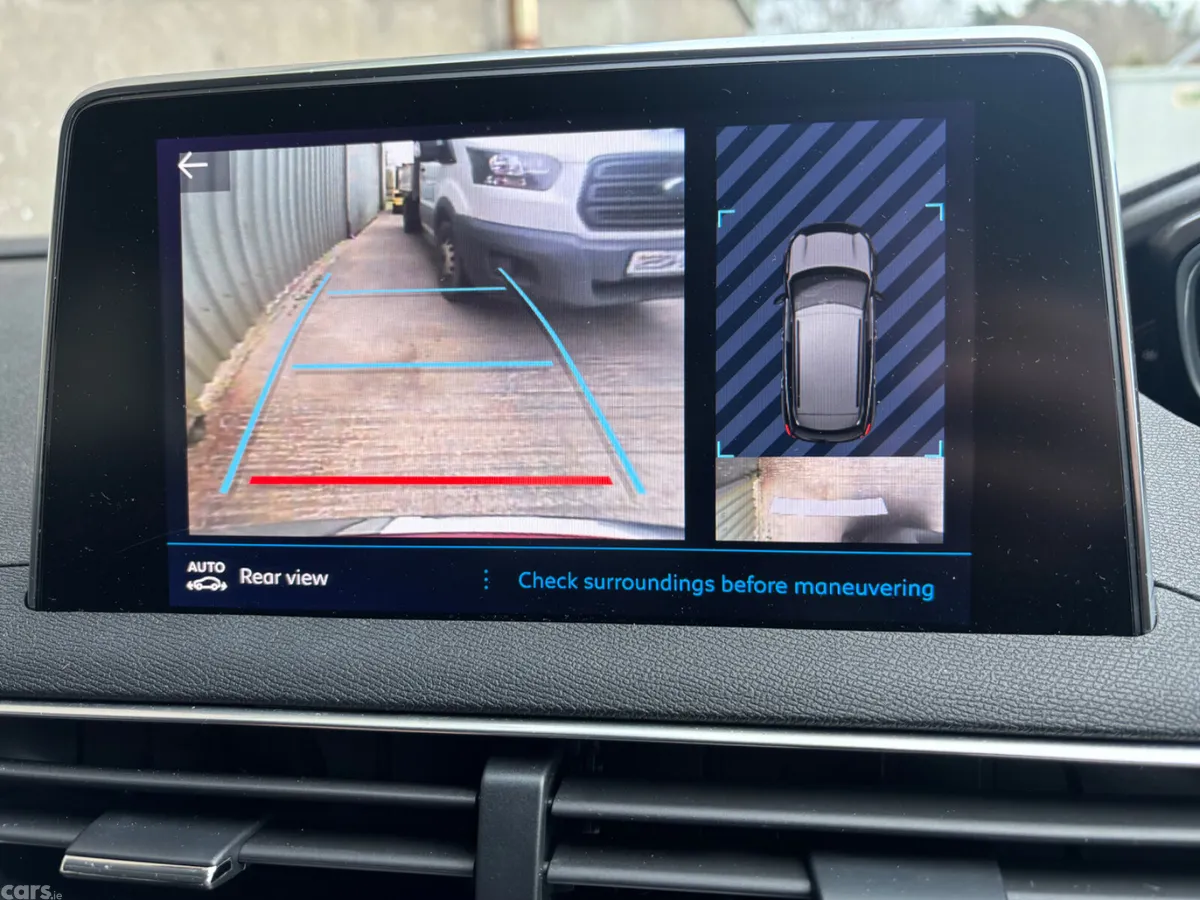 Peugeot 3008 MPV, Petrol, 2018, Red