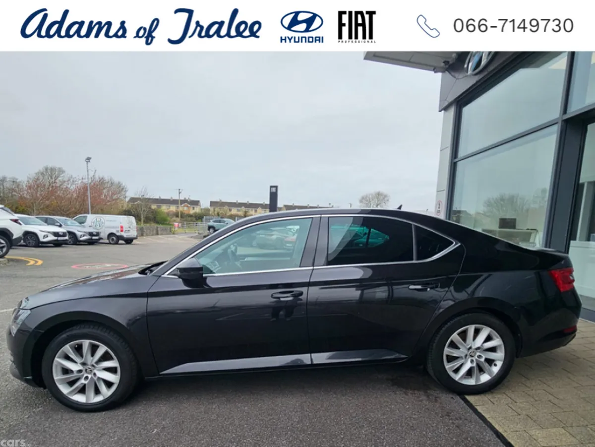 Skoda Superb Hatchback, Diesel, 2024, Black