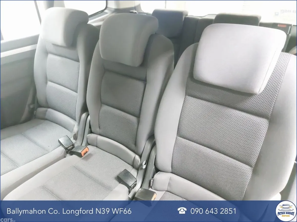 Volkswagen Touran MPV, Diesel, 2014, Grey