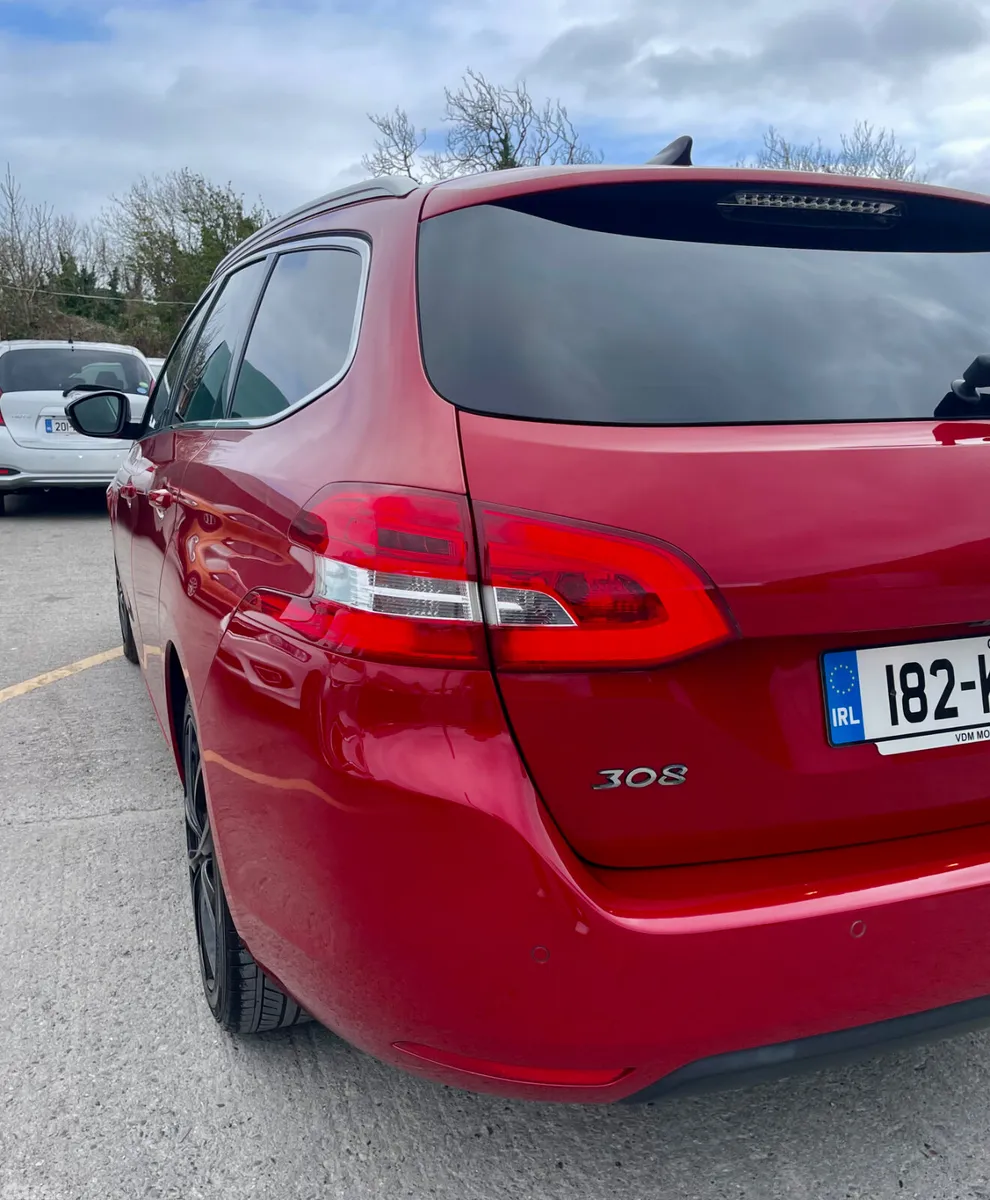 Peugeot 308 Estate, Diesel, 2018, Red