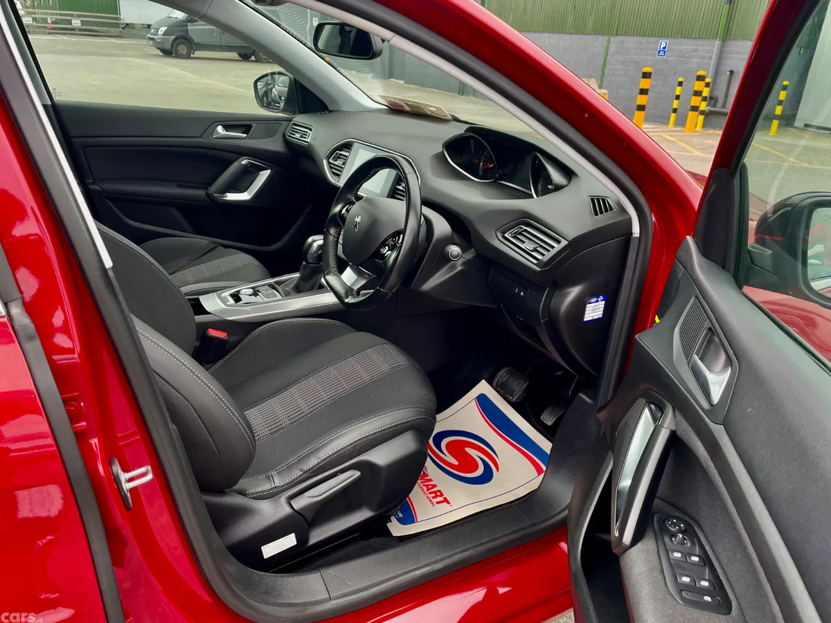 Peugeot 308 Estate, Diesel, 2018, Red