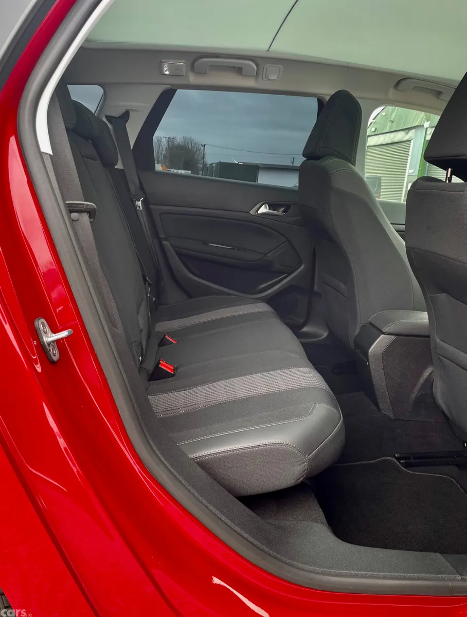 Peugeot 308 Estate, Diesel, 2018, Red