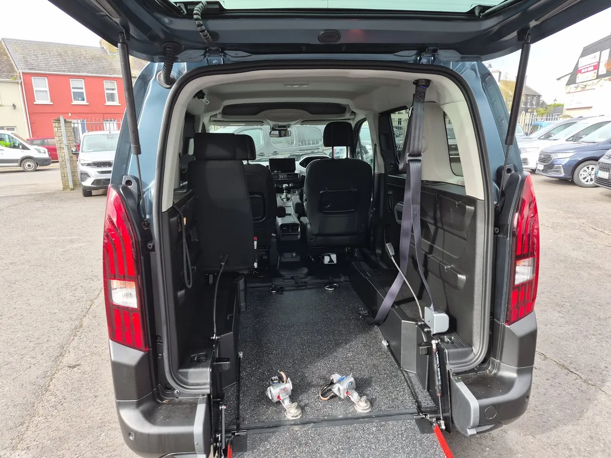 Peugeot Rifter MPV, Diesel, 2024, Blue