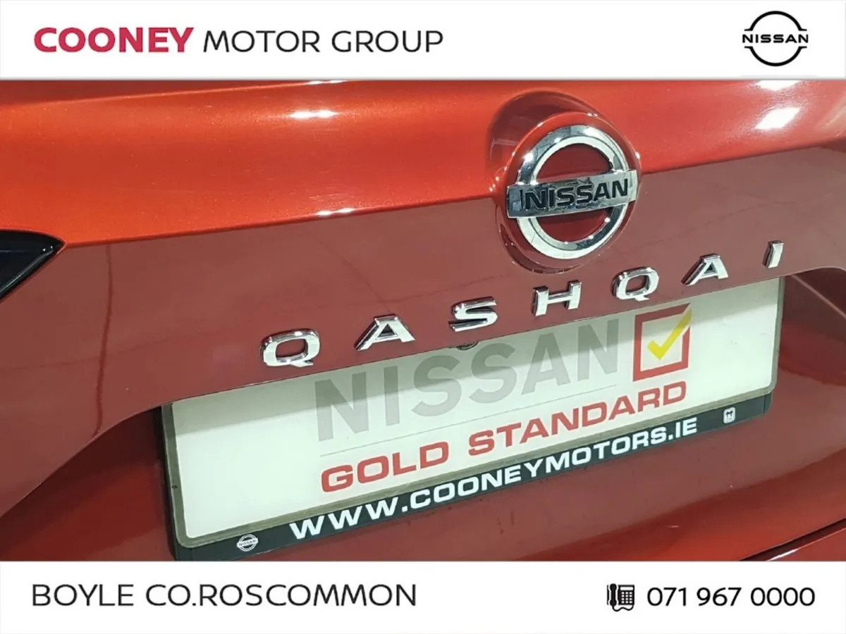 Nissan Qashqai MPV, Petrol, 2022, Red