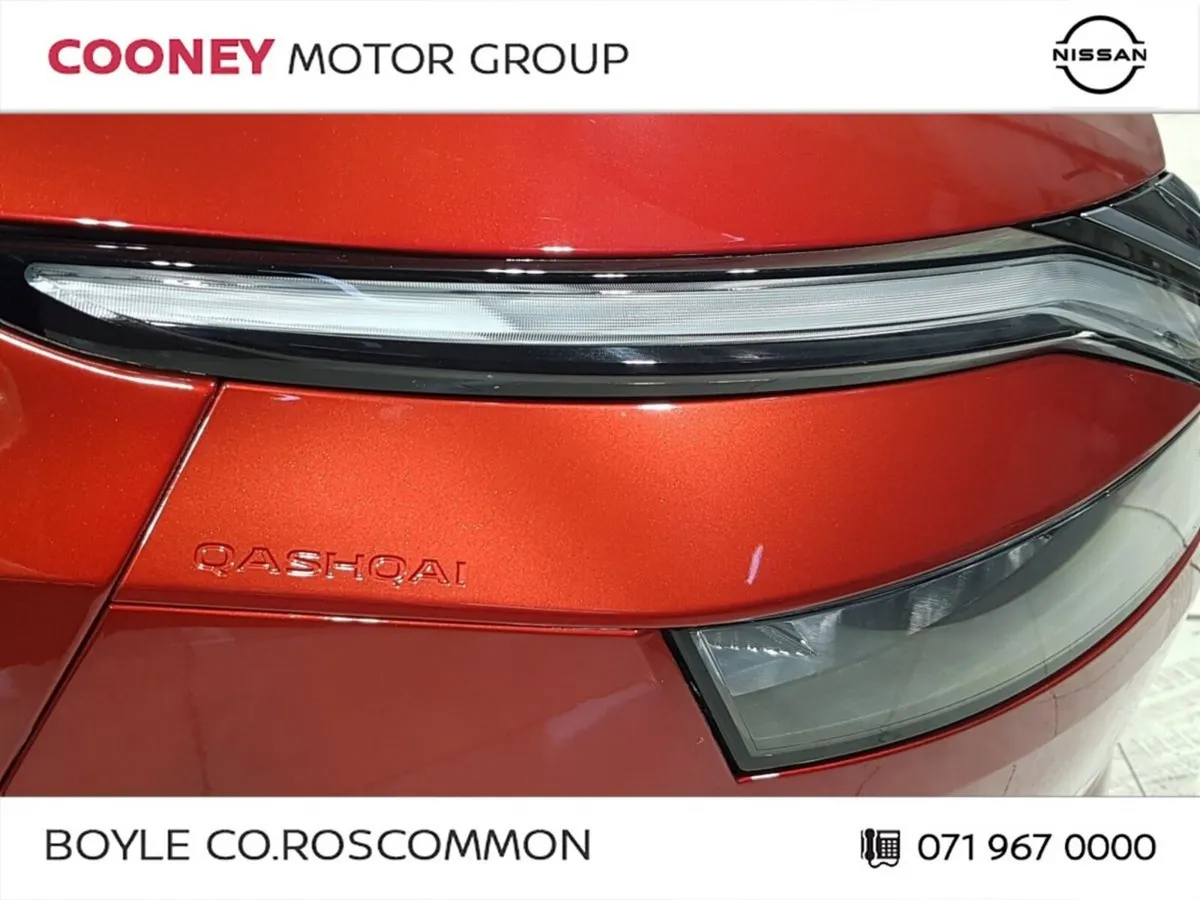 Nissan Qashqai MPV, Petrol, 2022, Red