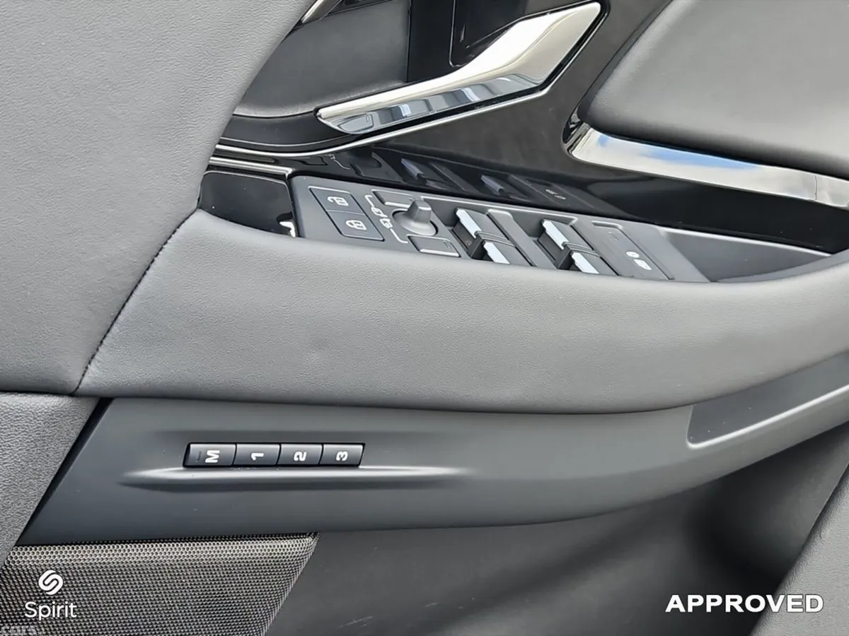 Land Rover Range Rover Evoque SUV, Petrol Hybrid, 2024, Black