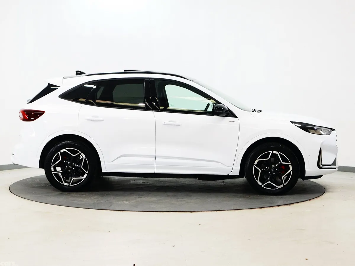 Ford Kuga SUV, Petrol Hybrid, 2025, White