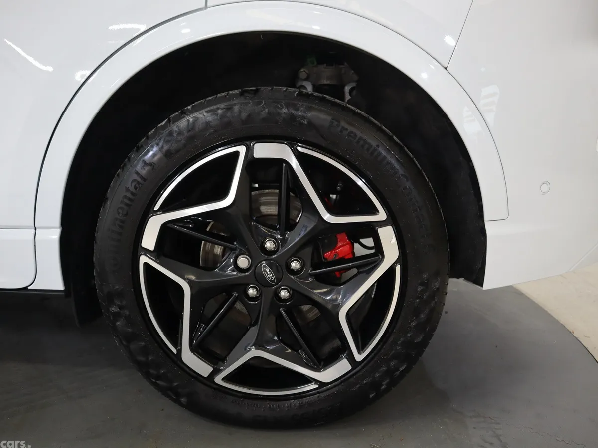 Ford Kuga SUV, Petrol Hybrid, 2025, White