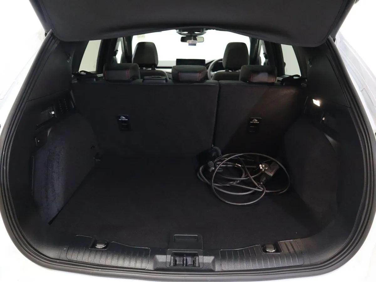 Ford Kuga SUV, Petrol Hybrid, 2025, White