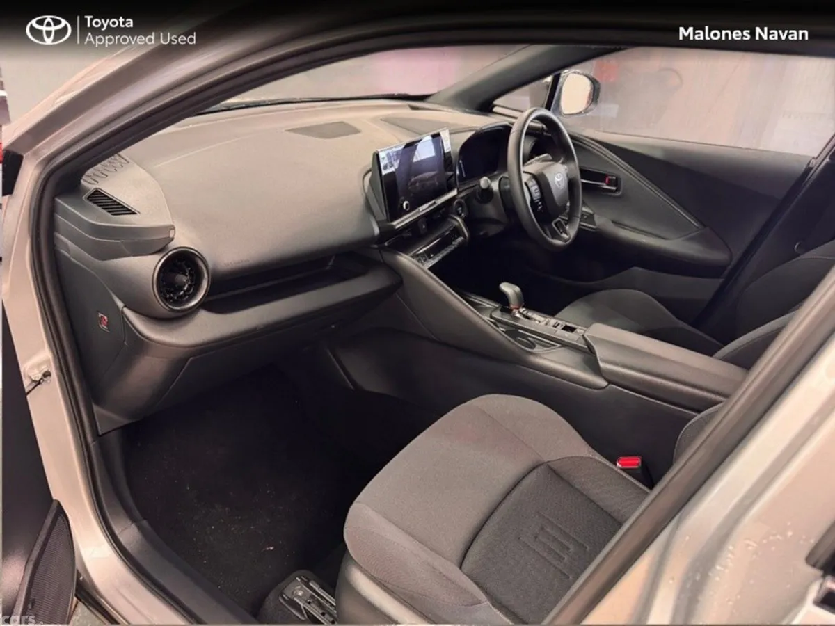 Toyota C-HR SUV, Petrol Hybrid, 2024, Silver
