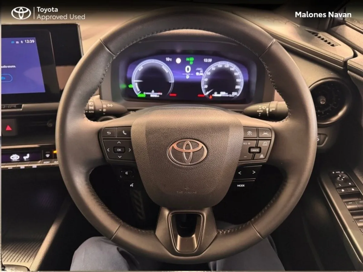 Toyota C-HR SUV, Petrol Hybrid, 2024, Silver