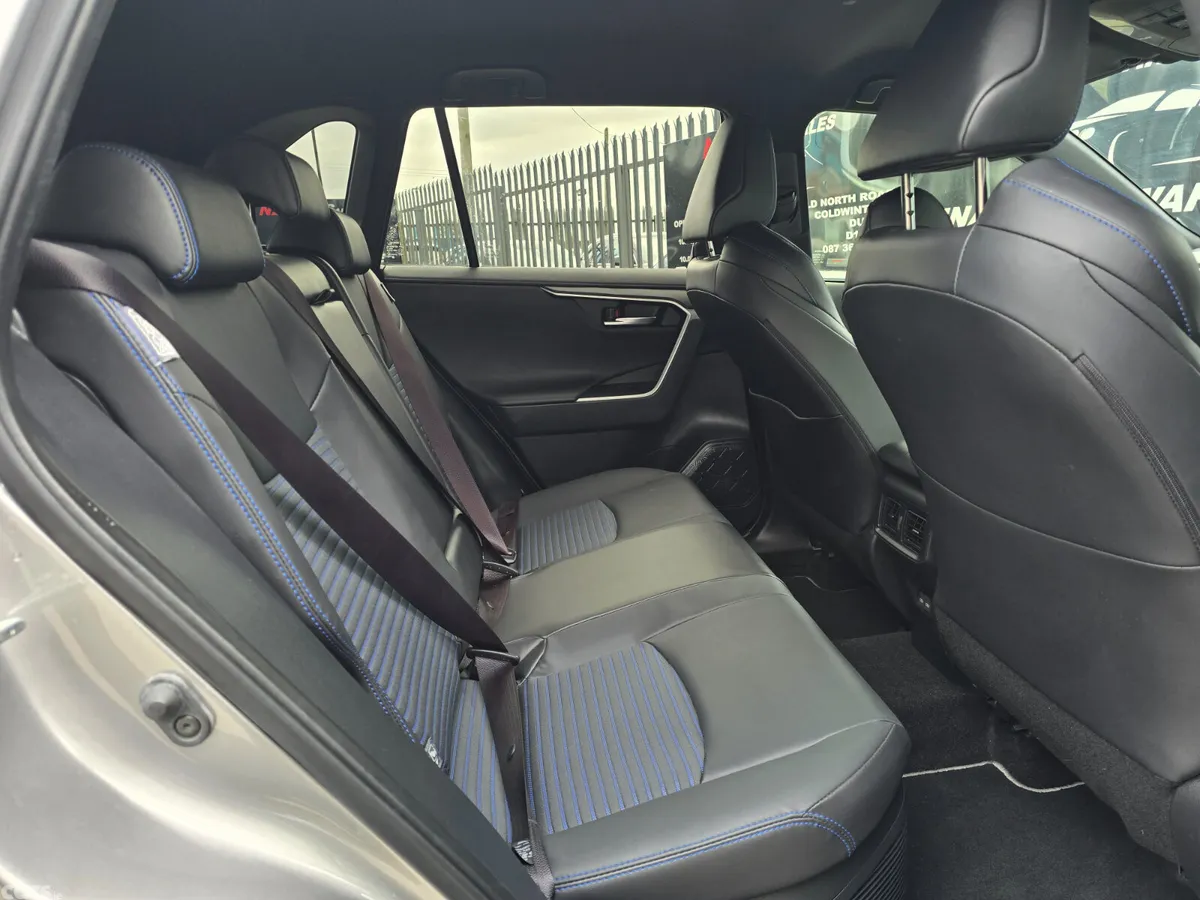 Toyota RAV4 SUV, Petrol Hybrid, 2024, Grey