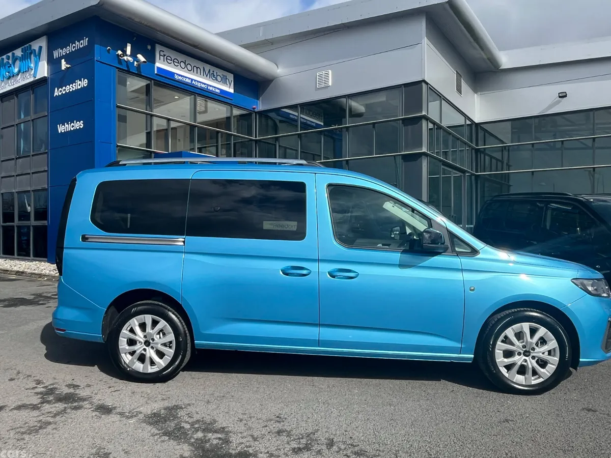 Ford Tourneo Connect MPV, Petrol Plug-in Hybrid, 2026, Blue