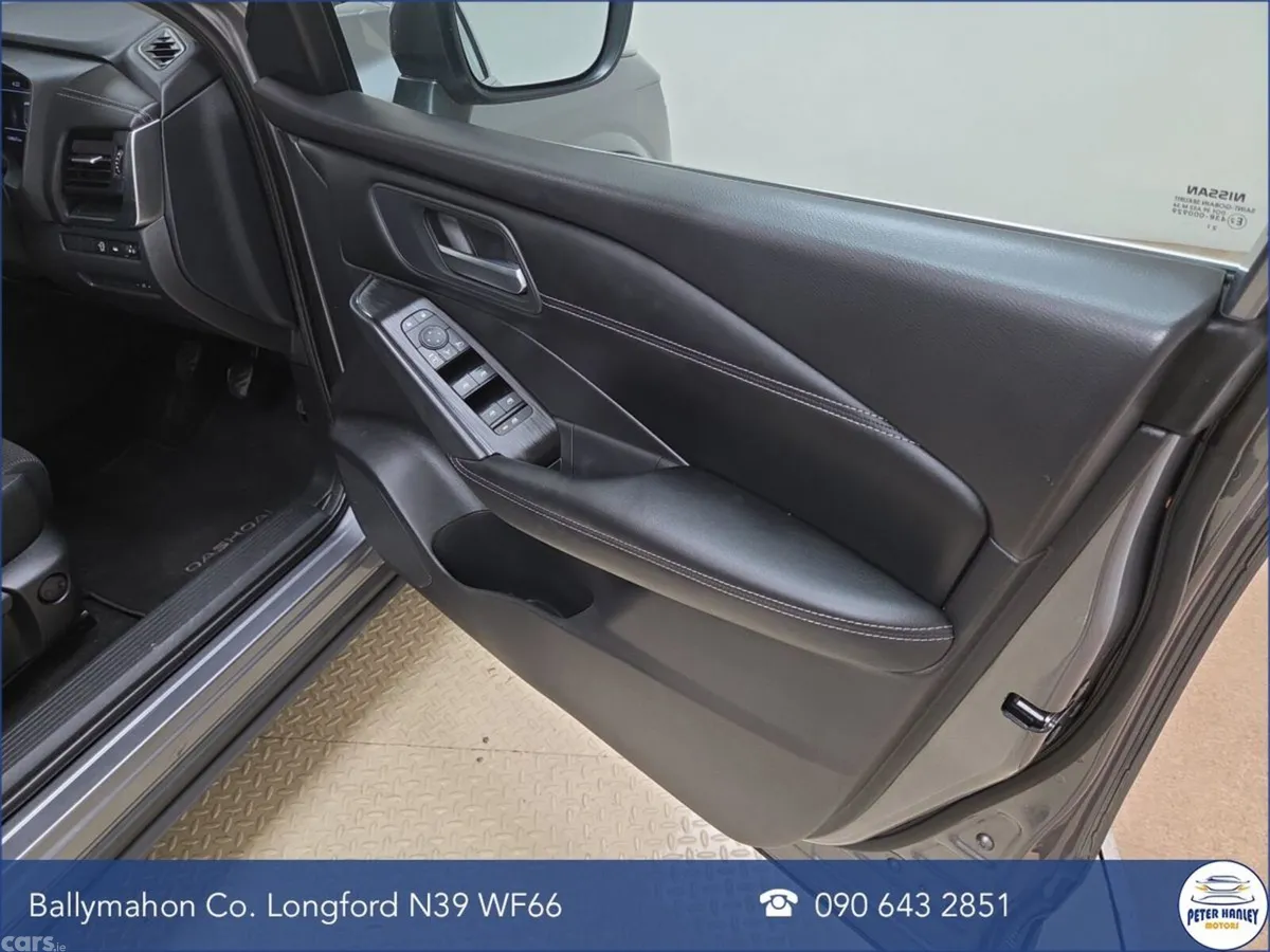 Nissan Qashqai MPV, Petrol, 2022, Grey