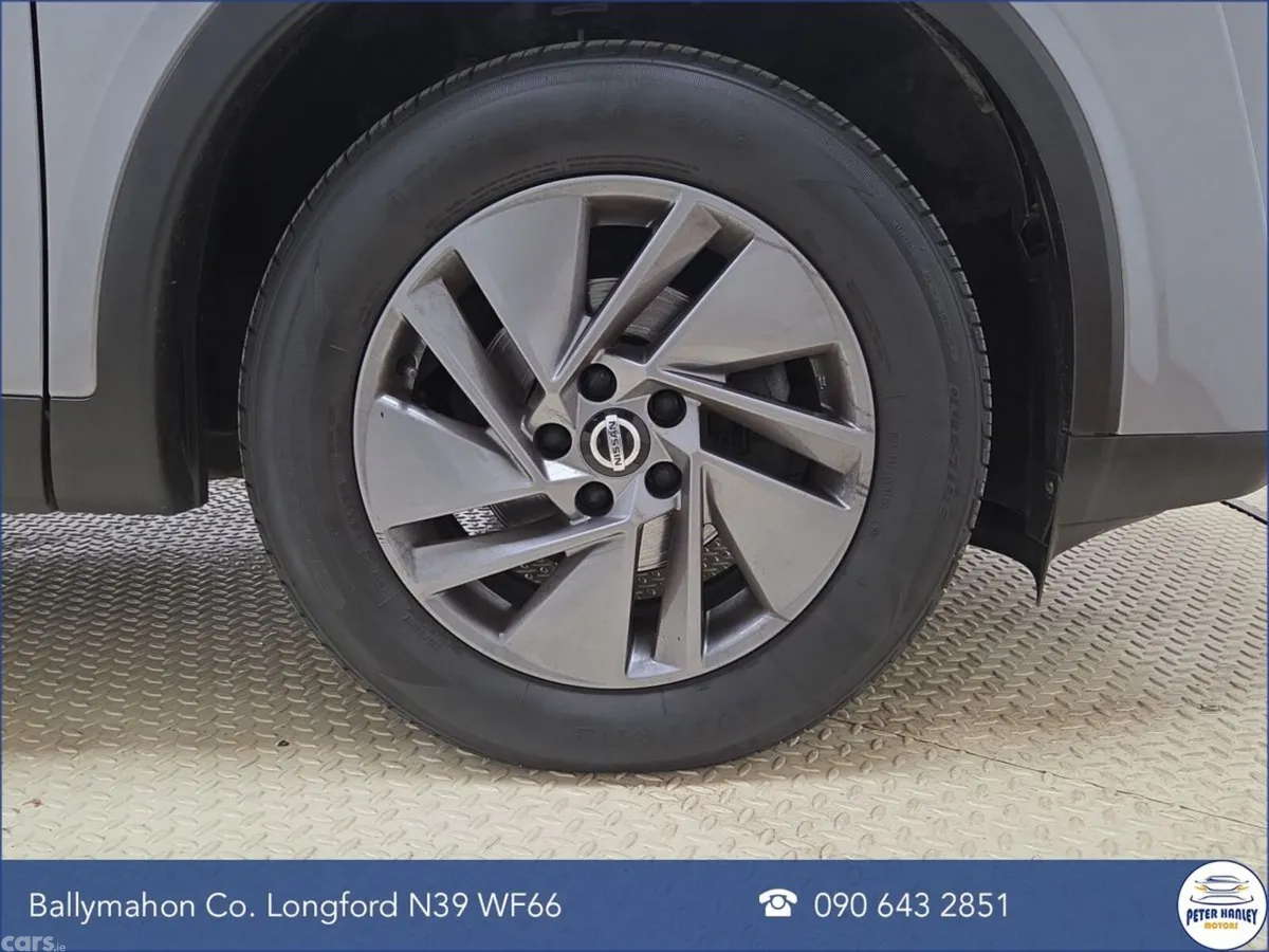 Nissan Qashqai MPV, Petrol, 2022, Grey