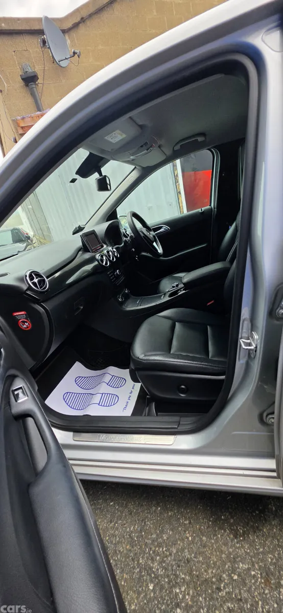 Mercedes-Benz B-Class MPV, Petrol, 2014, Silver