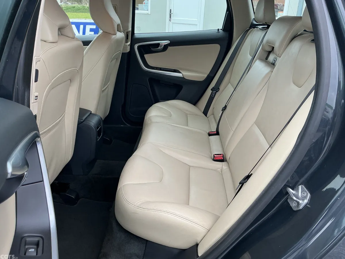Volvo XC60 SUV, Diesel, 2016, Grey