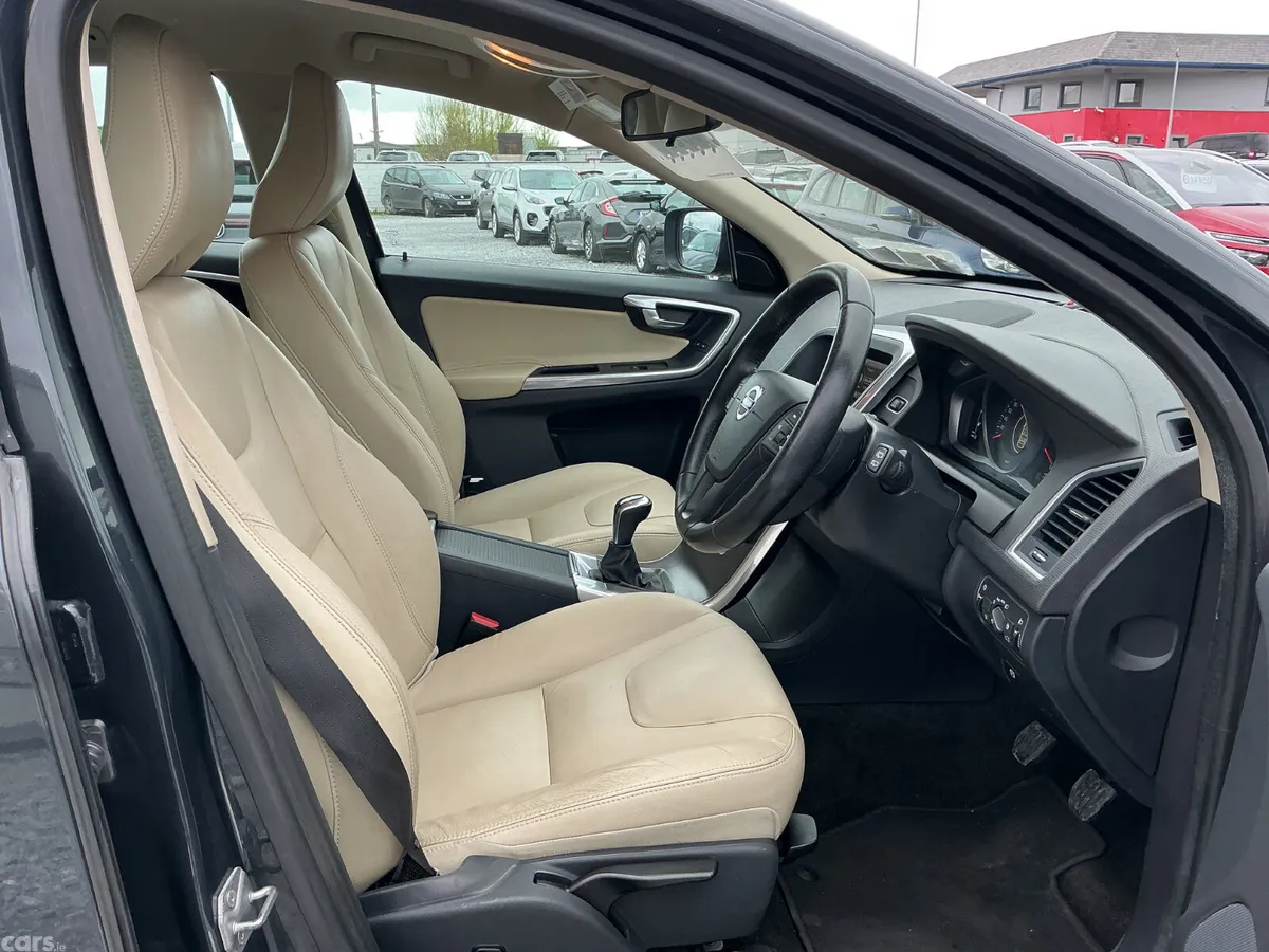 Volvo XC60 SUV, Diesel, 2016, Grey