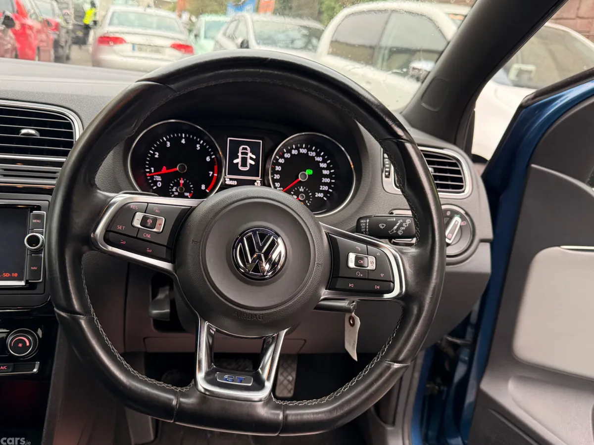 Volkswagen Polo Hatchback, Petrol, 2015, Blue
