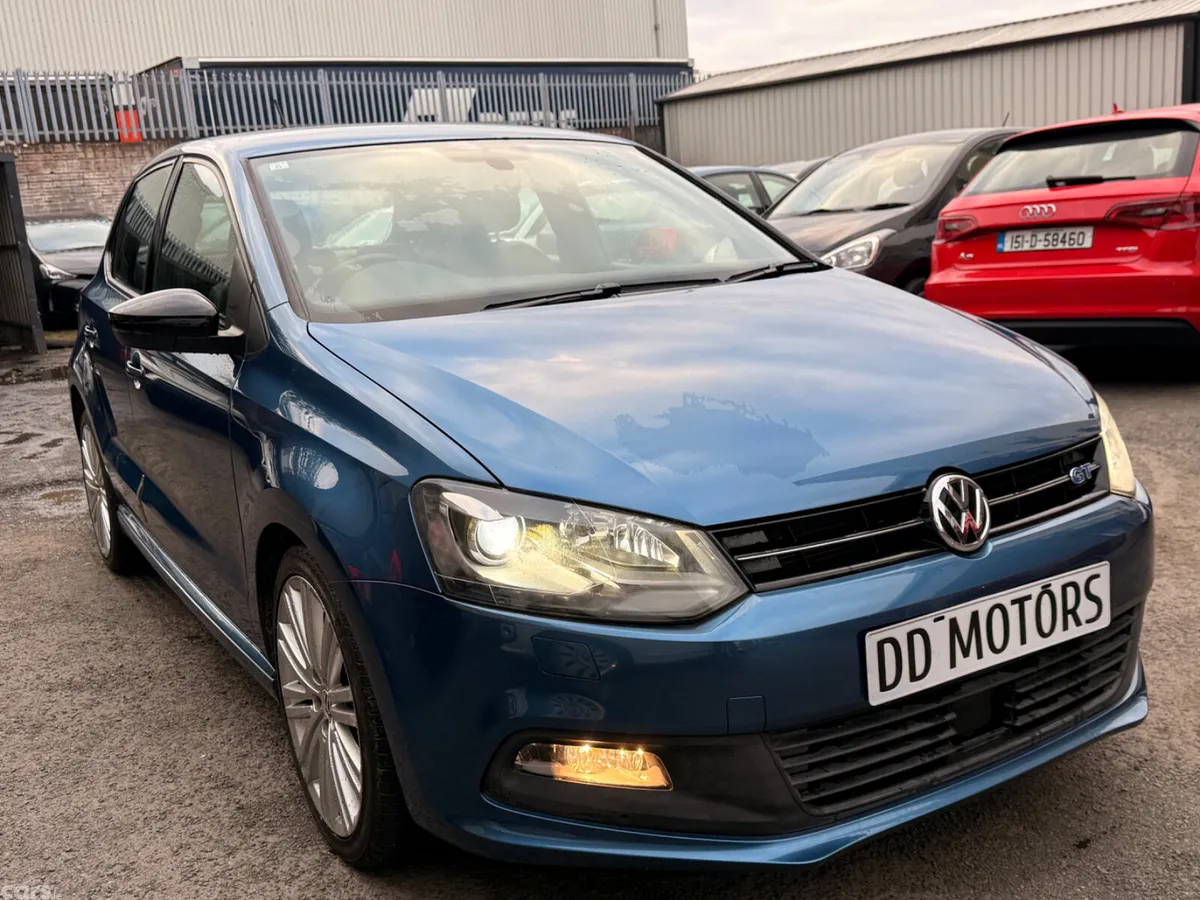 Volkswagen Polo Hatchback, Petrol, 2015, Blue