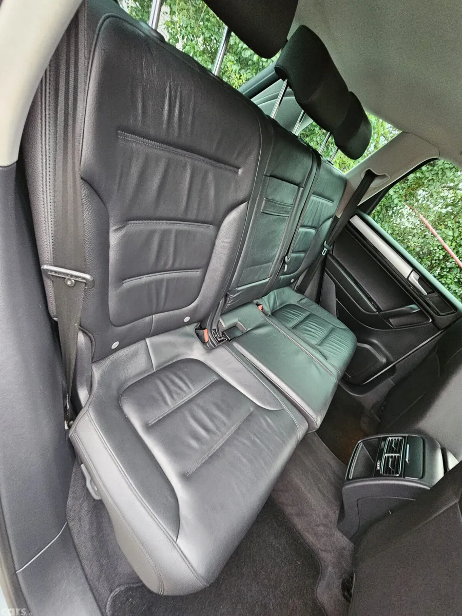 Volkswagen Touareg SUV, Diesel, 2013, Silver