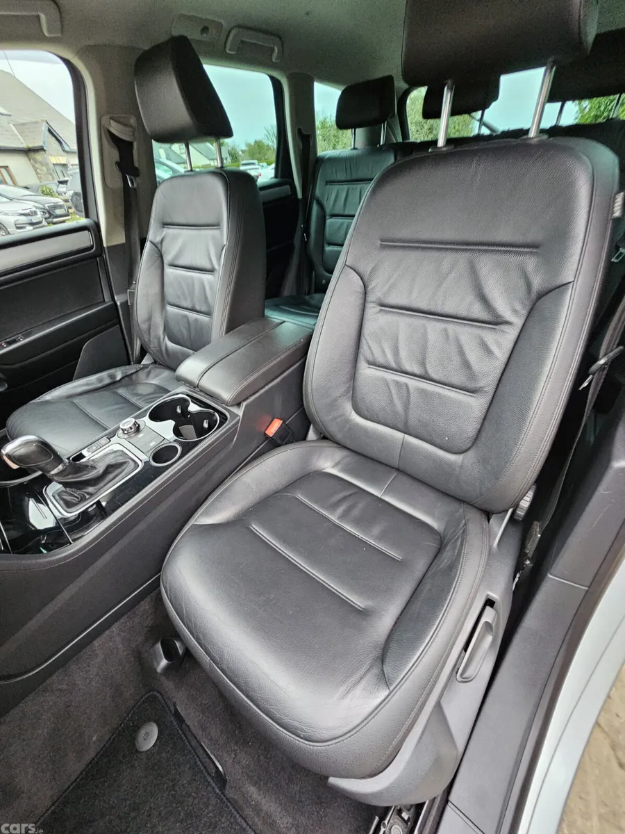 Volkswagen Touareg SUV, Diesel, 2013, Silver