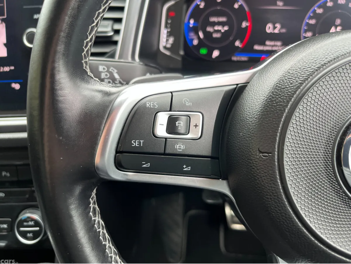 Volkswagen T-Roc SUV, Diesel, 2021, White